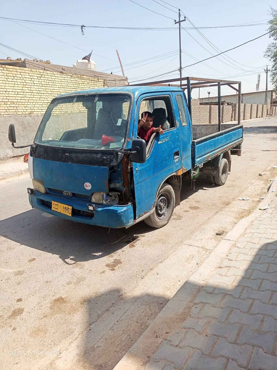 سلام عليكم كية فنتيرة موديل 2000   تكفل سرقة وعشائر  كير ومكينة وكسن كفالة سعر 17 ورقة وبيهة مجال *********** عنوان بقداد ال فضيلية
