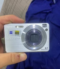 كاميره sony  cybershot بس بطاري ما يشتغل بعد عيب مابي سعر مناسب رقم 07...