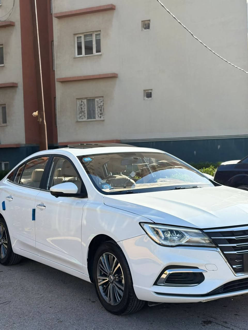 السلام عليكم mg 5 للبيع فقط موديل 24 فول مواصفات اعلى فئه رقم بغداد كفاله عامه حته دعاميات عده طخه بل بنيد على وضعه ماشيه 45 الف السعر 120 وبيه مجال مكان السياره بغداد للتصال ***********
