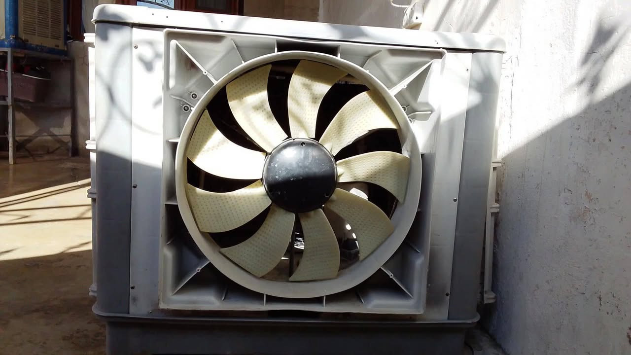 Relax Cool.
يتميز المبرد بهيكل بلاستيكي18000وحده مستعمل سعر 350الف بيها مجال***********
