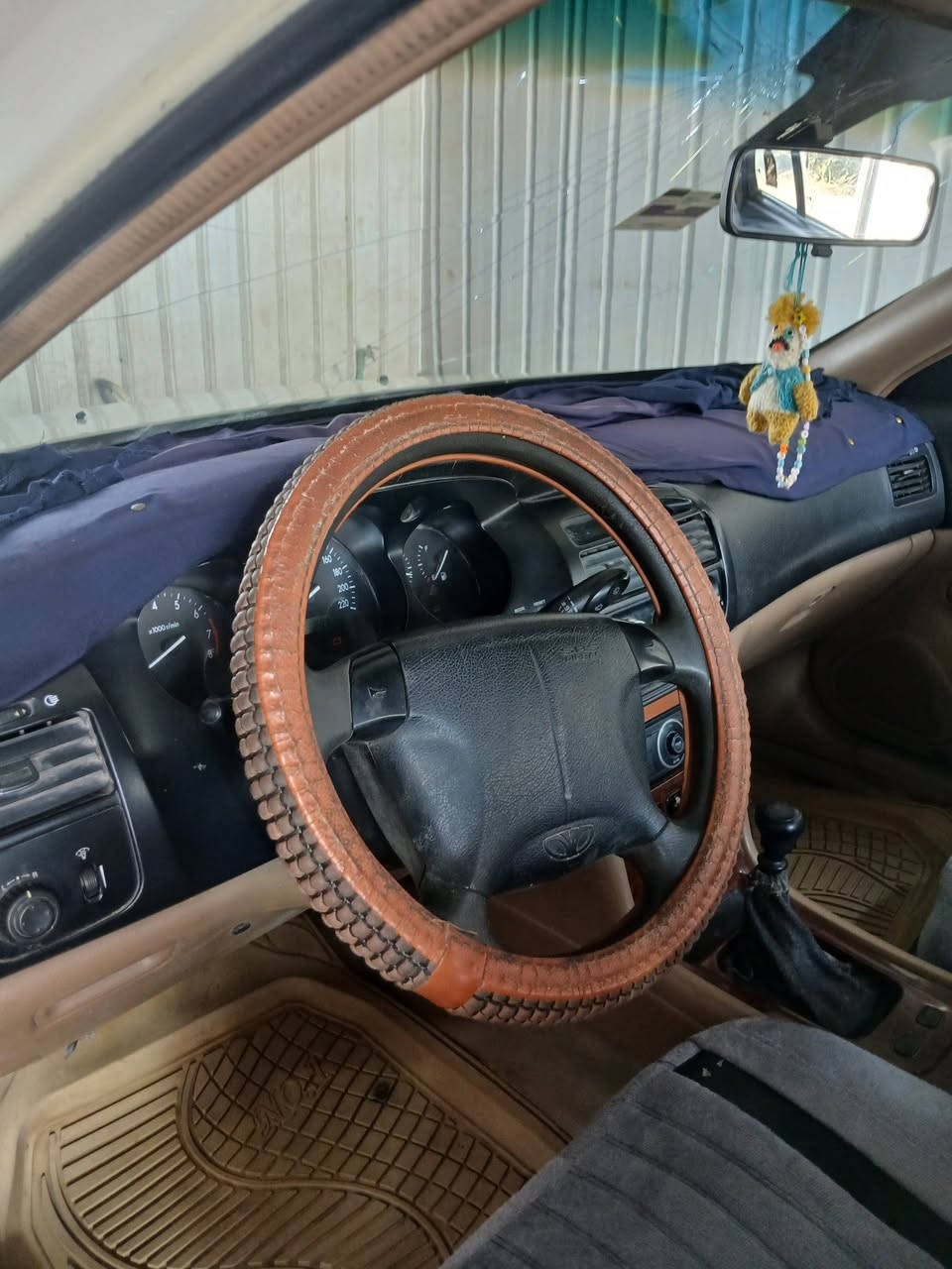 سلام عليكم سيارة دايو ماكنوس للبيع موديل 2000 رقم بغداد مشروع وطني محرك 2000 تبريد شغال مشابهه نقص سعرها 35$ مكاني بغداد الفحامه قرب جزيرة بغداد السياحية هاتف ***********وشكرا
