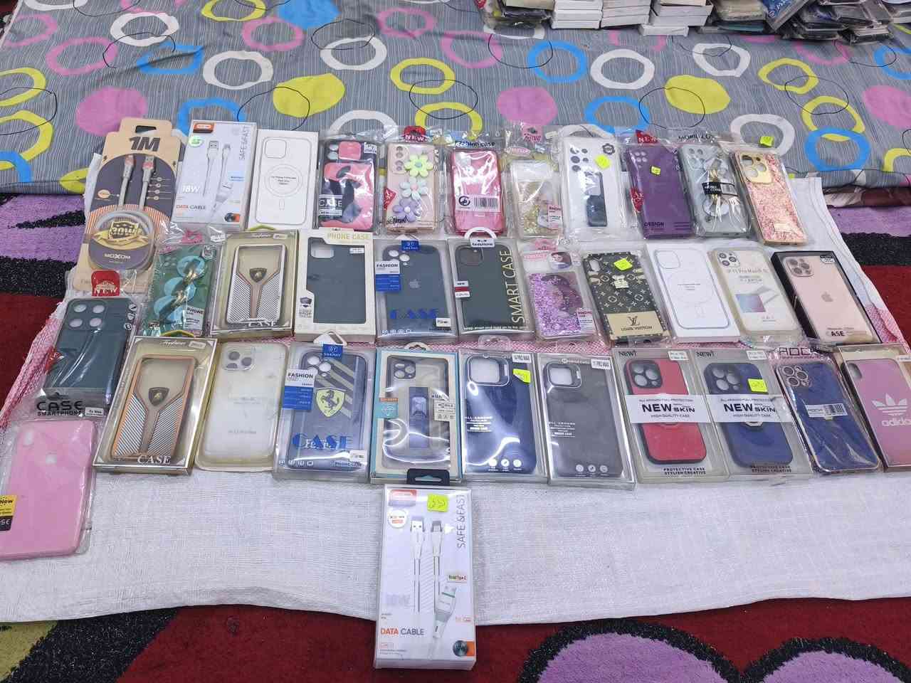 السلام عليكم اغرض محل للبيع عدد ٤٠٠ قطعه على ألف إذا شراي بيهن مجال عنواني زعفرانيه شارع معهد رقم الهاتف ***********
