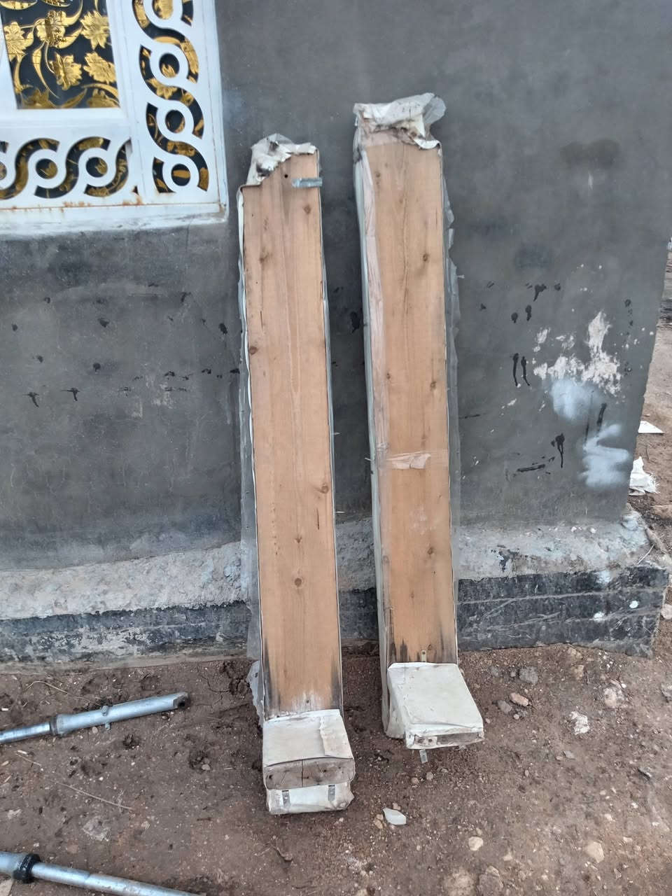 سلام عليكم زوجين مصطبات للبيع نضاف مكانهن نجف قضاء المشخاب رقم الهاتف ***********
