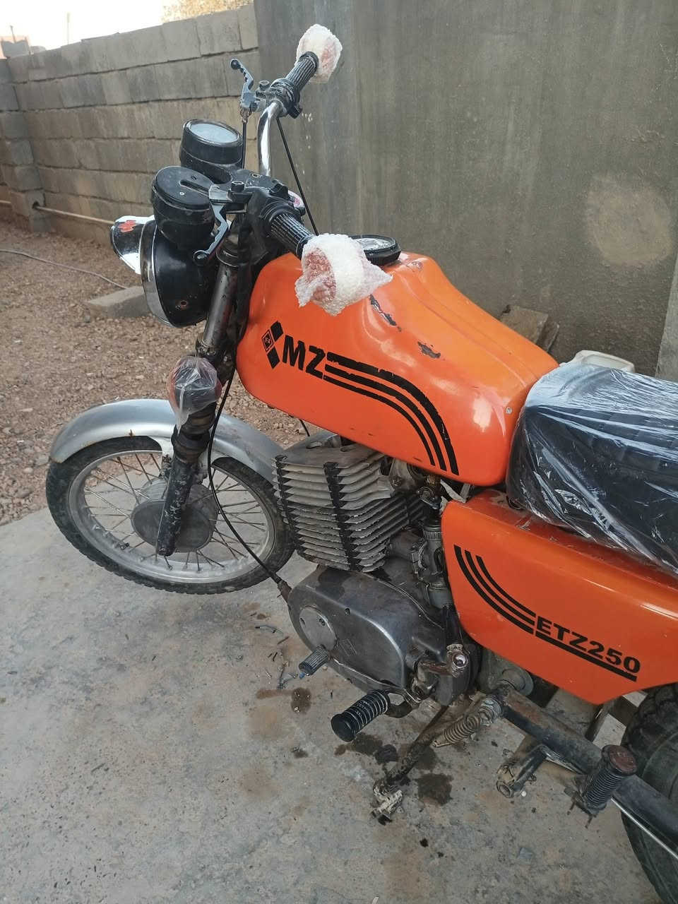 السلام عليكم موطور للبيع لحيم بلخشم فقط شغال السعر مليون 100وبي مجال المكان الانبار هيت ***********
