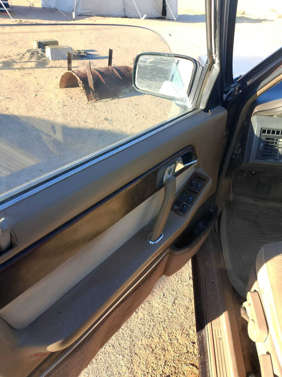 السلام عليكم مازده 929مديل 1989اربعه نوزل كل شي بيها شغال بدون صبغ بدون دعم السنويه 29رقم الماني شرط اتحويل كابون بانزين ترهم مراوس مع سياره فحص السعر 32$اتفاصيل ***********بي،وتساب
