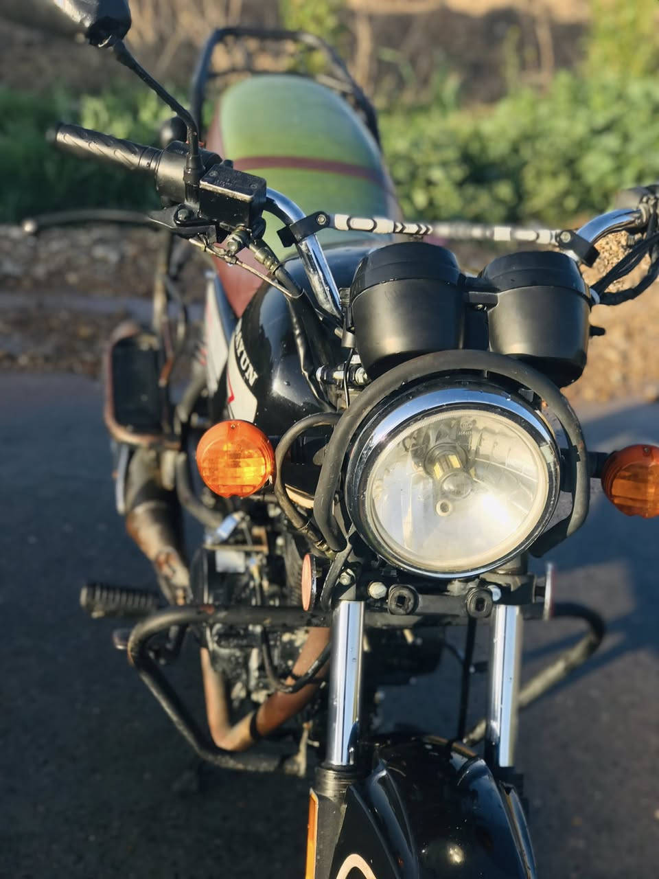 السلام عليكم دايوان موديل 2021دراجه نضيفه خير من الله. مكينه مكفوله ما مفتوحه المراوس فقط هم. بدايوان اراوس 
الستفسار عل رقم. ‭0773 105 9629‬
