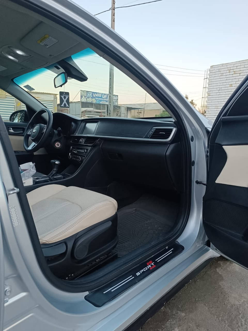 السلام عليكم كيا اوبتيما ٢٠٢٠ب بابل ارقام وسنويه وهزه جديده السياره وارد كشنات جلد بيجي 
السياره نظيفه محرك حداديه داخل كشر كله جديد بجم كبس بدون ايرباك السياره جديده 
سعر ١٥٨ بيها مجال
مكانها بابل الهاشميه السياحي 
***********
حدثها الجاملغ الخلفي وصور الحادث بالمنشور
