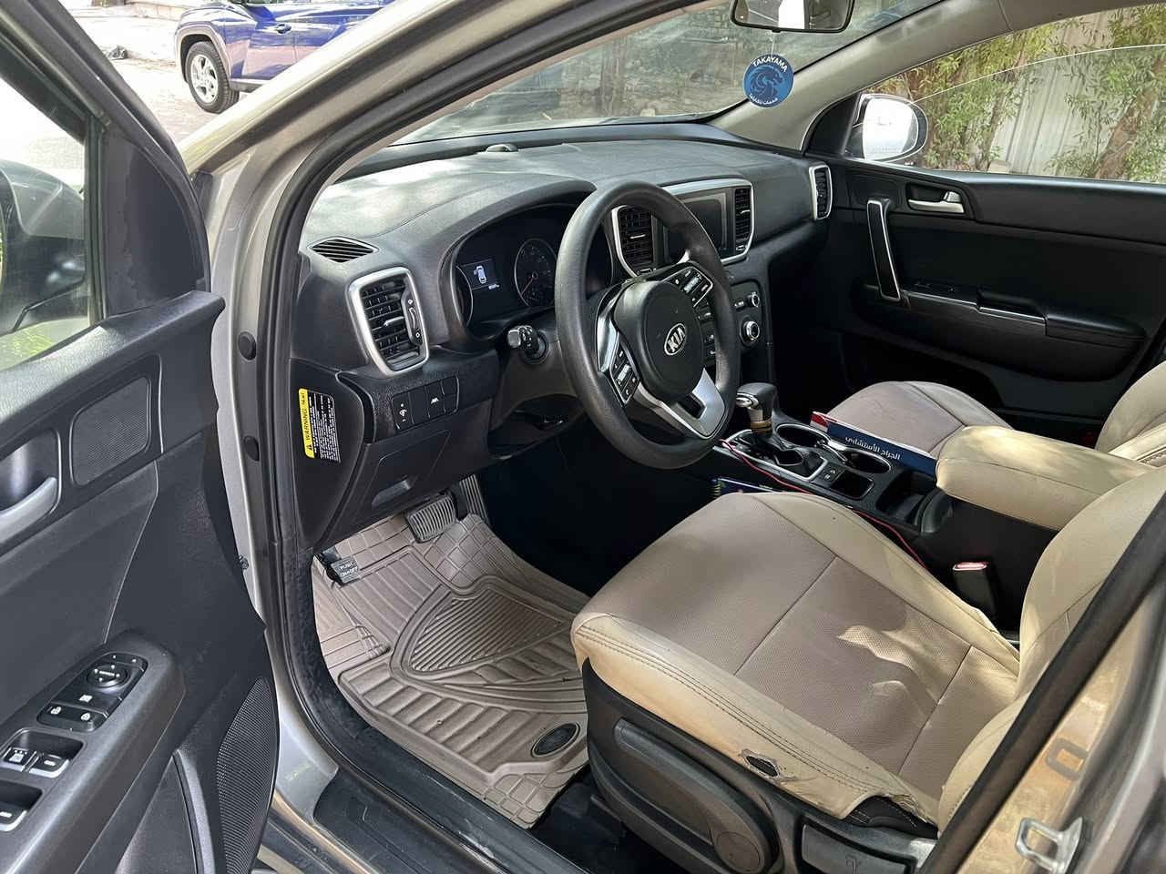 سبورتج موديل ٢٠٢٠ وارد امريكي
بدون صبغ وبدون ايرباك حادثها دعاميه اماميه فقط مبدله اصليه نفس اللون 
وبارد بحافه البنيد
ماشيه ٨٠ الف كيلومتر
رقم بغداد ب اسمي
موصغات نص فول
شاشه كاربلي
كامرة خلفيه 
تحذير خروج عن المسار
راردات 
وباقي الموصفات معروفه 
السياره اخت الجديدة تخبل 
مكاني بغداد الوزيرية 
رقمي للاستفسار ***********
