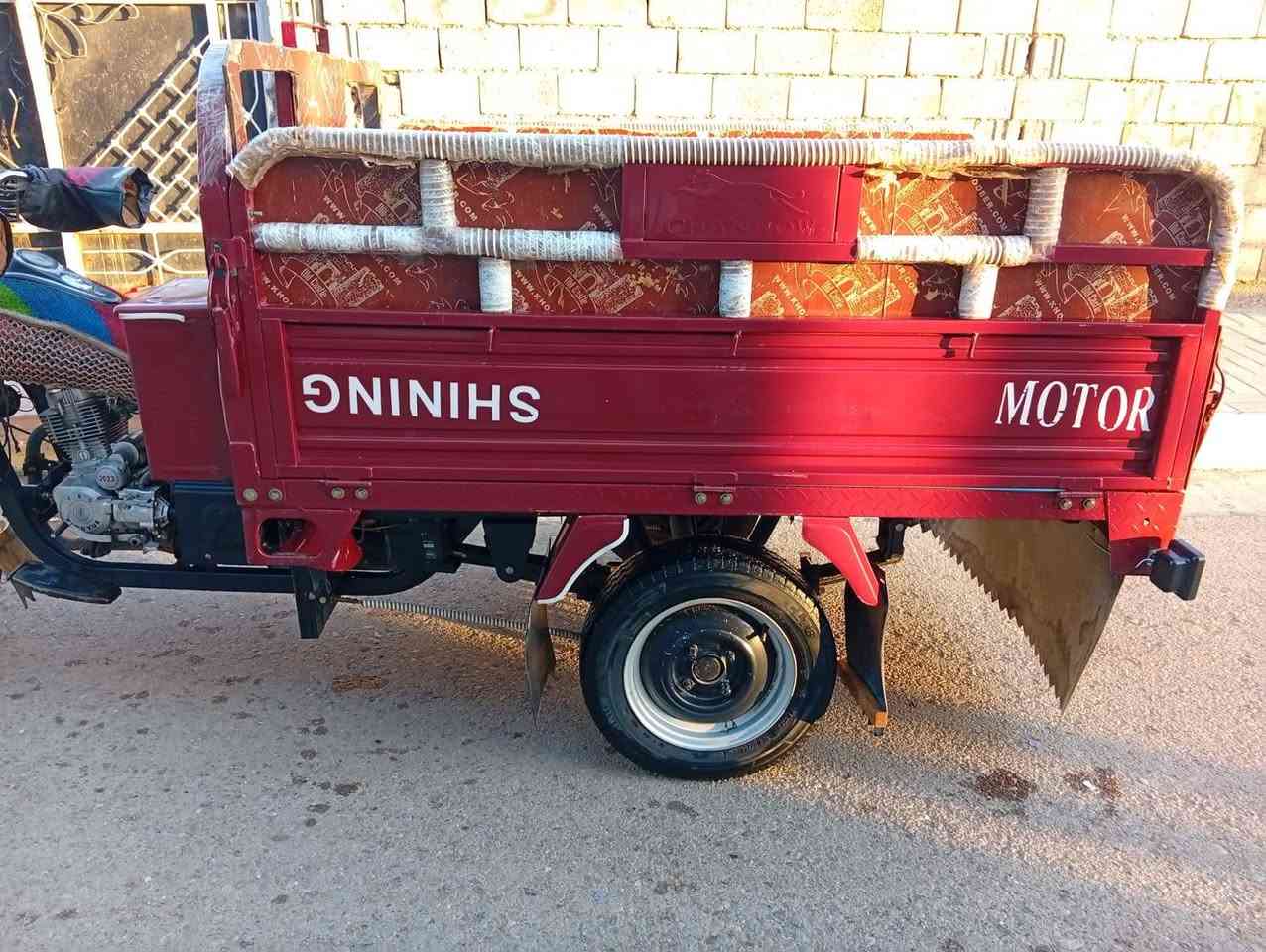 السلام عليكم شباب ستوته للبيع نظيفه 100% مقمرقه السعر مالها مليونين 500 العنوان الرماي رقم الموبايل ***********
