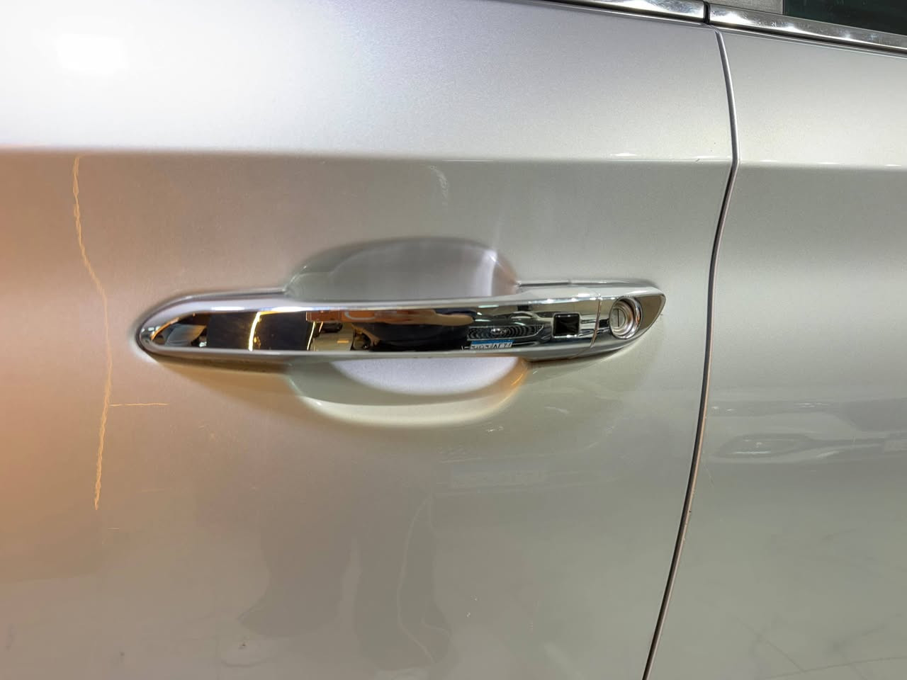🚘 Hyundai Tucson 2020 – Premium Turbo (الفئة السادسة)

💥 قسط بمقدم 420,000 جنيه فقط (30%)
📉 فائدة سنوية 14%
❌ بدون مصاريف إدارية
❌ بدون تأمين إجباري
🚗 استلام فوري من المعرض

🚗 ليه تبيع عربيتك بره؟
لما ممكن ناخدها ونسلمك عربيتك الجديدة فورًا وبأعلى سعر في السوق؟ 🔄

🔹 العداد: 100,000 كم
🔹 الحالة: فبريكا بالكامل
🔹 الرخصة: سنة

✨ الكماليات:
✅ سقف بانوراما
✅ شاشة Touch Screen
✅ كاميرا 360°
✅ حساسات ركن أمامية وخلفية
✅ كراسي جلد كهرباء
✅ تشغيل المحرك عن بُعد
✅ تشغيل بالبصمة ودخول ذكي
✅ شاحن لاسلكي
✅ تكييف أوتوماتيك ثنائي المناطق
✅ جنوط 19 بوصة
✅ فرامل يد إلكترونية + Auto Hold
✅ مثبت سرعة
✅ مراقبة النقطة العمياء
✅ ABS – EBD – ESP
✅ 6 وسائد هوائية

💡 ليه تختار Hyundai Tucson Premium Turbo؟
أداء التيربو القوي، تجهيزات فاخرة، وثبات ممتاز، مع حالة فبريكا بالكامل تجعلها من أفضل الاختيارات في فئتها.

للتواصل 📞 📞 01033580948فون او واتس

✨ متاح كاش – قسط – استبدال 🔄
🎥 متاح فيديو معاينة للمصداقية

📍 العنوان: التجمع الخامس – بجوار مسجد الشرطة – مقابل بوابة 7
🕑 مواعيد العمل: من 11 ص لـ11


**إذا كنت صاحب هذا الإعلان وتريد حذفه لأي سبب، رجاءا أرسل رسالة إلى الدعم الفني**