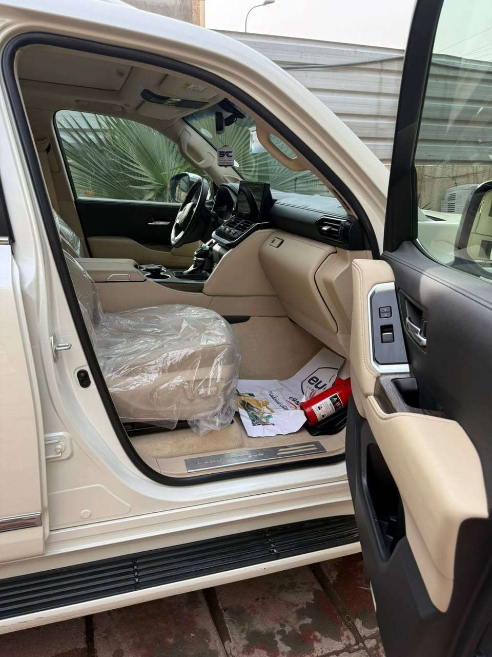 ا
السلام عليكم ورحمه 
عيوني لاند كروز لون ابيض شمالي  vx ماشيه ٤٠ الف حقيقي ساس باب اول مديل ٢٠٢٣ بيها دبل كوت وره السكن فقط يعني من الشركه مو هنا اي بارد ماكو ولا مبدل شي بيها مالت بيت 
العنوان / بغداد 
السعر ٧٠٠ وبيها مجال 
***********
