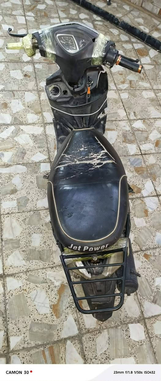 سلام عليكم دراجه اف اس صيني للبيع محرك مال دراجه ماكس 
دراجه شغاله 
مكان بغداد الامين ثانيه مجاور البنزين خانه 
***********
