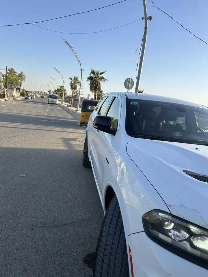 دودج دورنكو Rt 2022
حجم المحرك :(V8 (5700L
اللون: ابيض
السياره نظيفه دهن موبر وكالة .
عداد المسافة :58mi  
الحادث : كولش حلو وبسيط بدون دواخل بنيد وجاملغ السايق 

المواصفات فول 1/1
تشغيل عن بعد
شاشة جبيرة فول تحكم ابل كار بلي /اندرويد اتو 
سماعات نظام صوت من Boos
مقعد السائق خزن 
رادار امامي ( تثبيت مسار مع مانع تصادم )
رادار جانبي ( نقطة عمياء )
مانع تصادم 
اوتو ستوب
تحديد مسار 
استيرين هيتر 
تحكم استيرن كهرباء 
كامرة خلفية دواره
كشنات تدفئة وتبريد
ويل كب حجم 20 كروم
شفتات استيرين 
نظام قيادة سبورت 
ستيرن رياضي على شكل حرف D مع تدفئة
ثلاث وضعيات للقيادة سبورت نورمال ايكو 
كشنات تحكم كهرباء
كشنات الخلفيه سياخي منفصل vip
شفتات ستيرن
دخول ذكي بصمة أبواب
صندوك كهربائي 
حساسات خلفية 
مراة جانبية هيتر
وضعيات قيادة سبورت وايكو
شاشة ابل كار بلي واندرويد اوتو 
اوتو ستارت ستوب 
تشغيل عن بعد 
لايتات زينون وكالة
بلوجكتر زينون
بصمة ابواب 
تبريد 3 قطع مركزي. 

مكان السيارة ديالى بعقوبه

صور الحادث ورقم الشاصي ادخل خاص وتدلل

(رقم بغداد )بأسمي 

ملاحضه :السياره امفوله ولنظافه احلى من المواصفات والصور  ***********
