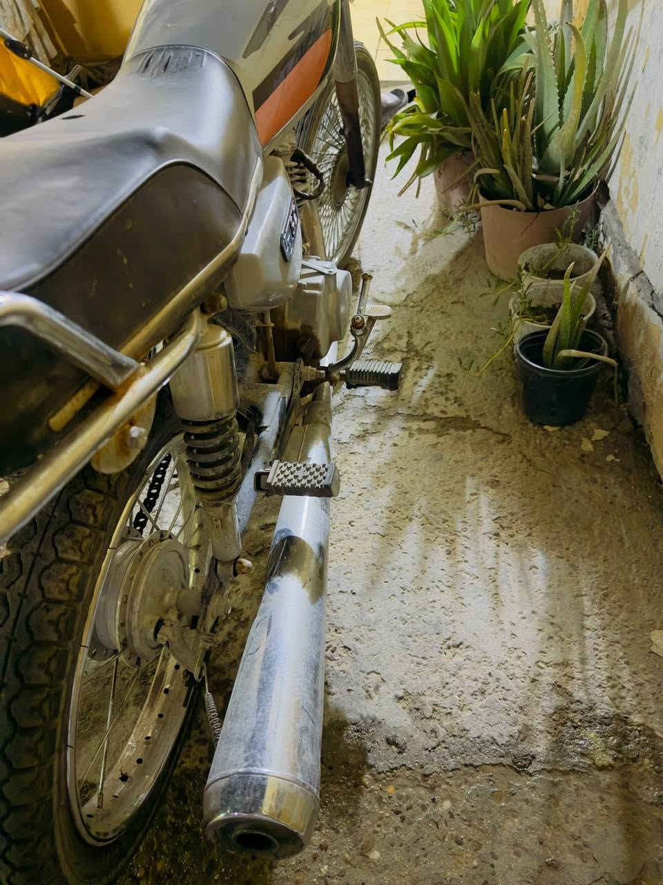 بسم الله الرحمن الرحيم
دراجة اربعة كير للبيع / نقصها الويل الخلفي مكسور 
لايت جاهز
كهربائيات جاهزه
 باتري جديد 
محرك جاهز
 مكانها الكوفة ، السعر  230 وبيها مجال 
 للتواصل والاستفسار واتساب فقط رقمي ***********

