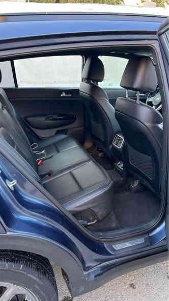 السلام عليكم ورحمة الله وبركاته  سبورتاج ٢٠٢٢ رقم بغداد باسمي  اللون نيلي . 
حادثها بنيد مبدل وجاملغ مصبوغ جهة السايق 
ايرباگات درگة ودشبول فقط بقية الايبرباگات سليمة .
المواصفات فوووووول للأخير : 
بانوراما 
رادارات ٣٦٠ 
مري شفط عند الاقتراب 
نقطة عمياء
كاميرا خلفية 
تدفئة بالكشنات 
قيادة ذاتية 
قراءة خطوط الطريق 
توقف ذاتي عند الاقتراب من الخطر 
مكينة ٢٤٠٠ 
گير ٨ سرع 
فور ويل 
تحويل مباشر باي مكان تحب 
السعر ١٨٨ وبيها مجال للطيبين
للاستفسار اكثر يرجى الاتصال على الرقم 
***********
احمد بغداد
