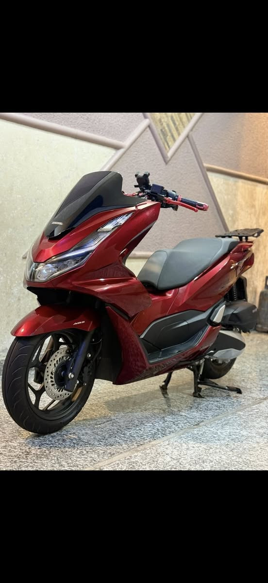 السلام وعليكم دراجهpcx مكينه 160cc جديده تدفئه يدات من الرمبه عله ايدي مكان بغداد 
***********
