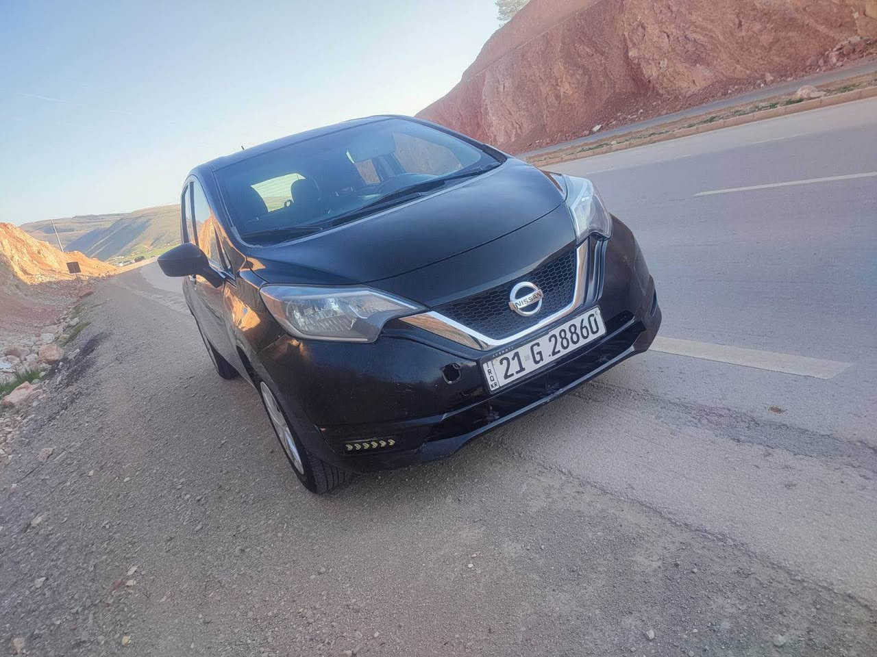 نیسان ڤێرسا نۆت ٢٠١٧ سەیارەکە موسفات sv بەس بۆنیت بۆیاخە جەمپێکی خەفیفی پێشی هەیە سەنەوی نوێیە تاکو ٢٠٢٧ سەیارەکە تا بلێی جوانو توندوتۆلە یەک دینار مەسروفی نیە نرخی٨٥ محامەلە .***********. شقلاوة, أربيل
