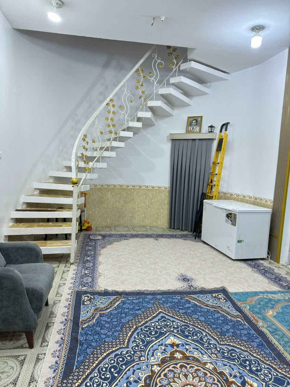 السلام عليكم 
بيت زراعي للبيع ٢٠٠م قرب سيد علاوي يم محلات ضياء العبساوي  
غرفتين وصالة ومطبخ وبراني وصحيات داخليه وخارجيه 
سنة البناء ٢٠١٥ بيت جدآ نظيف ومرتب يبعد عن الشارع العام ٥٠م 
السعر 105 مليون
***********

