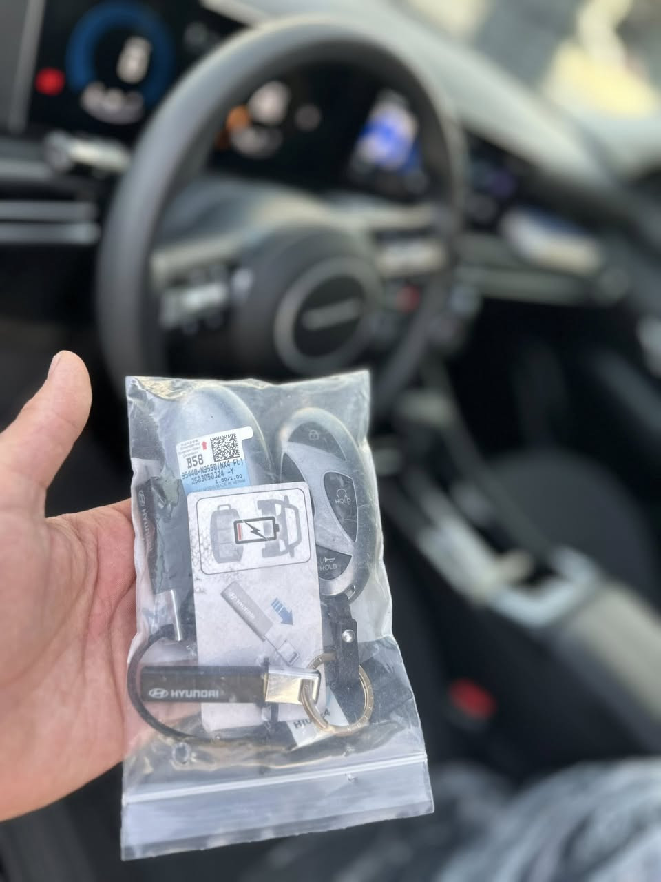 السلام علیکم 
HYUNDAI TUCSON 2025 SEL شکل جدید
مواسەفات:
بسمە
بریک بسمە
بریک ئوتو هولد
نضام أطفئە بل ترافیک
٣٦٠ درجة رادار
شاشە کادیلاک (کامل دیجیتال)
ویل کب
خط التریق
فرامل ئوتو
کامل مود سیاقە (normal&sport&auto)
باب بسمە 
کامیرە
کامل کشن کهربا
و بعد هوایە مواسفات.....

السیارە ماشیە: 1500 میل (ziro)🪬
السیارە نفس مکفولە حتا غیر نزل سبیر و ٢ بسمە بیلادی موجد بل نایلون 
حتا کامل کتاب شریکە داخل سیارە
 
سیارە بس صندوق سبغ بدون دواخل بدون ئرباک 
جميع الوسائد الهوائية آمنة
مکان سیارە سلیمانیە

💸💸سعر 210$بی مجال

الاتصال:***********  📲

السلام علیکم 
HYUNDAI TUCSON SEL 2025 شکڵ تازە🔥
مواسەفات:
بەسمە
برێک بەسمە
برێک ئۆتۆ هۆڵد
سیستەمی کوژانەوە لە ترافیک
٣٦٠ دەرەجە ڕادار (هەرچوارلا ڕادارە)
شاشە کادیلاک 
کامل شاشە دیجیتاڵ
ویل کەپ
خەتی جادە 
سوکان auto
کامل مۆدی لێخوڕین (sport&normal&auto)
دەرگا بەسمە
کامێرە  
کامل کوشن کارەبا

سەیارەکە1500 میل ڕۆشتوە (ziro)
سەیارەکە نمونەی تازەزەیە هەتا گاعی لە ناو نایلۆنەو هەردوو بەسمەی بیلادی لەناو نایلۆنی شەریکەیە
هەموو ئەشیای شەریکەی لەناو نایلۆن لەگەڵ

تەنها دەرگای سنوقی بۆیاخە بەبێ ناوگرتن بەبێ تەقینی هیچ ئێرباگێک لە شەریکە دەرکراوە وەک خۆی ماوەتەوە
لەدەعامی بۆ دەعامی شوختیشی نیە

💸💸سعر 210$ مجال

***********📲
