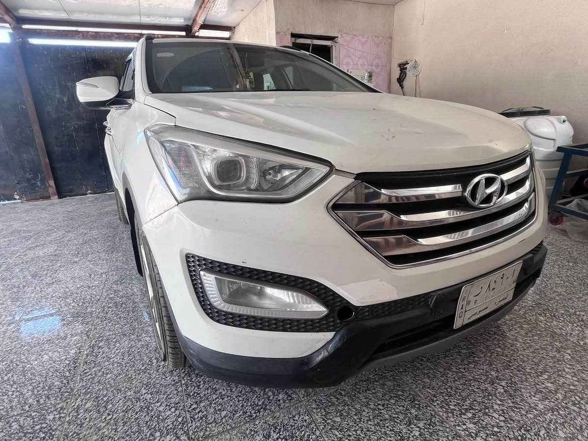 يالله. 
سنتافي 2013 خليجي 6 سلندر 
تحكم ستيرن جهتين
كاميرا خلفيه حساسات
مرايات كهربائية 
كير محرك مكفولات+ تخم تاير  
 تبديل جاملغ الامامي وصبغ 
السيارة خير من الله ما تصرف عليها ربع دينار 
السياره بصره بسمي (شرط تحويل)
السعر 165$ بيها مجال بسيط
البصره. الدير. منطقه سيدعلي النور
*********** القرنة, البصرة
