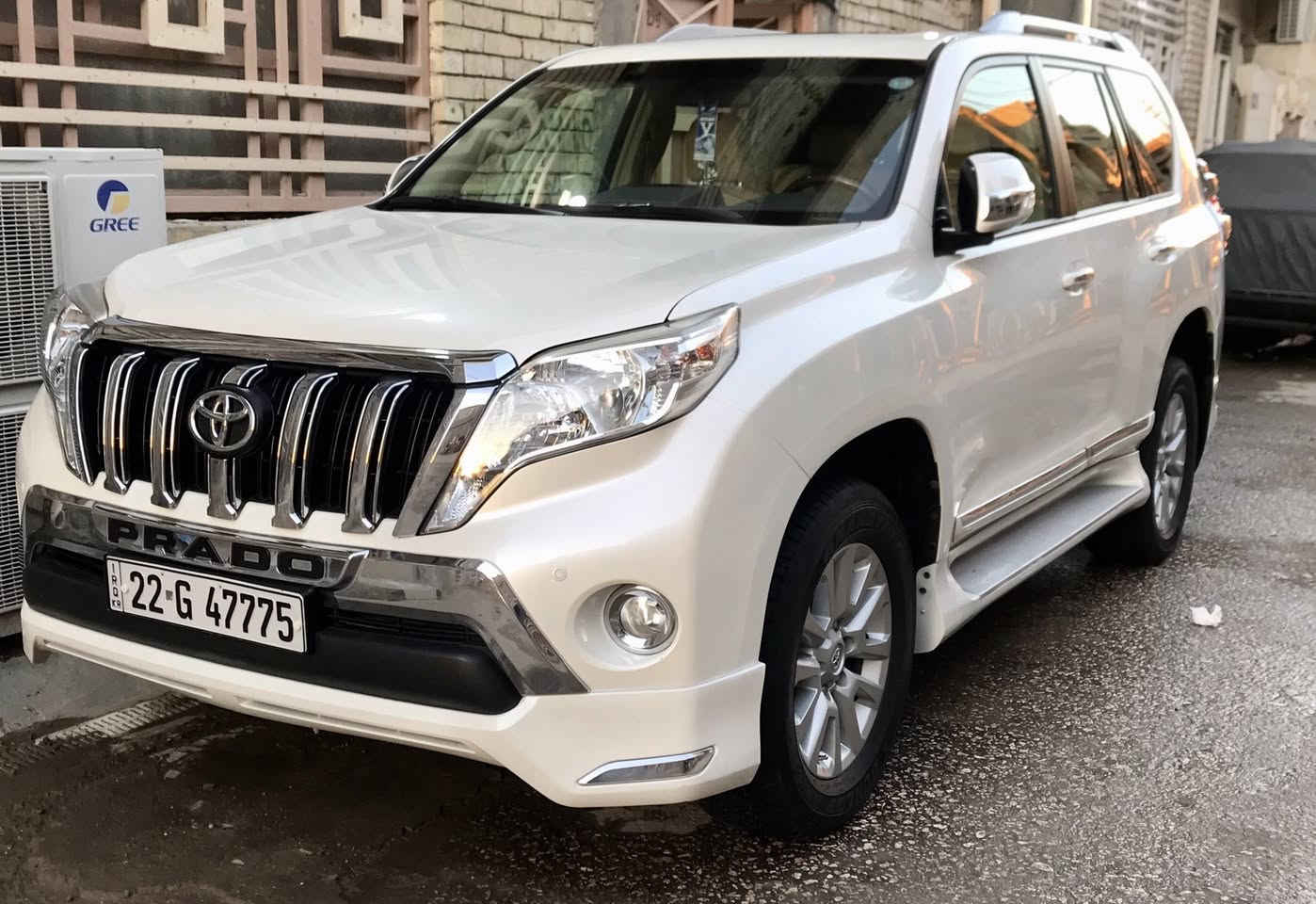 السلام عليكم 
بيع مستعجل. برادو كويتي دبل تانكي 
موديل ٢٠١٦ فول مواصفات 
مكفوله كفالة عامه 
بيع مستعجل 
قفل قفل قفل ٣٤٠ دولار قفل 
رقم تلفون ***********
