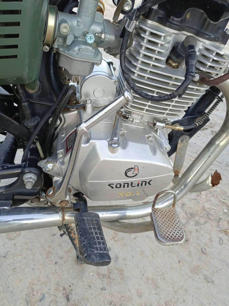 سلام عليكم شباب دراجه سيفان موديل 23 نضيفه فول وشرط ما محطوط عليها  سبانه ومحرك ما  مفتوح السعر 550 الشراي يتفضل خاص


**إذا كنت صاحب هذا الإعلان وتريد حذفه لأي سبب، رجاءا أرسل رسالة إلى الدعم الفني**