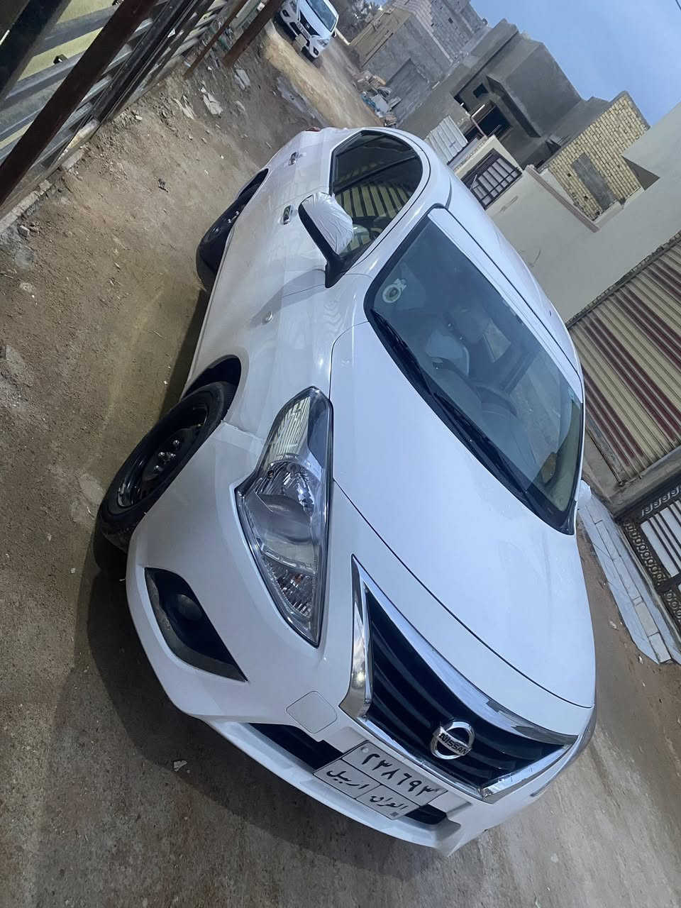 سلام عليكم نيسان سني هندي موديل 2020رقم اربيل بسم شركه فاخر مطلوبه  معروفه الشركه سياره مكفوله فقط بيها حالوب مواصفات اربع جام كهرباء مو جوبي تخم تاير وويل 15 جددتبريد خلفي شاشه حساسات كامره خلفيه ماشيه152الف سعر 85وبيها مجال قليل رقمي ***********
