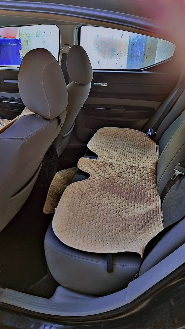 جارجر 2010كص جنطه سياره جديده محرك كير اكسل حداديه تيريد كله جديد وكله شغال سياره نص فول كشن ميمورني كهربائي تخم تاير جديد سيارته متؤمه رقم اربيل طبق الاصب وين متريد تطلع 
سعره 45 وبيه مجال *********** اتصل ماموجود على نت
