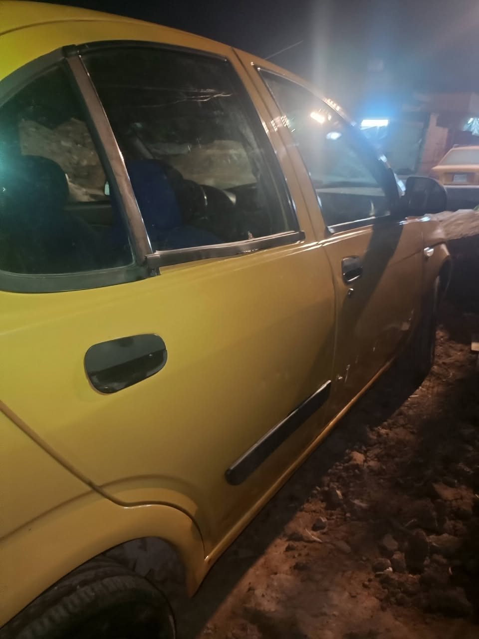 السلام عليكم طيبة موديل 2017السياره نضيفه وكبل للشارع صدره جديد وتخم تاير مكينه وكير نضيفات ترايها ليوين ما تريد السياره سنويته جديده مصفره هيه وغرامات  رقم بغداد مشروع وطني بيه مكانات مال صبغ مابيه ضربه مكاني بغداد يم جسر الدوار السعر 36بيه مجال اي الاستفسار اتصال ***********
