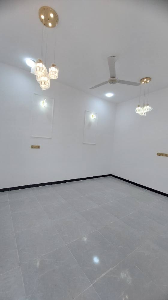 🏡✨ مجمع سكني جديد وحديث للبيع ✨🏡

السلام عليكم
تتوفر بيوت حديثة داخل مجمع سكني بمختلف التصاميم وبموقع مميز 📍

🔹 مساحة البيت: 150 متر
🔹 الطابو: زراعي عراقي سند 25 رسمي
🔹 يحتوي على:
▪️ غرفتين
▪️ صالة
▪️ مطبخ
▪️ ديوانية
▪️ صحيات
▪️ كراج 🚗

📍 العنوان:
البصرة - أبي الخصيب - كوت ثويني
قريب على الشارع الخارجي

📞 للاستفسار والحجز:
***********

✨ كما نستقبل جميع عروض بيع وشراء العقارات في البصرة وأقضيتها البصرة, العراق
