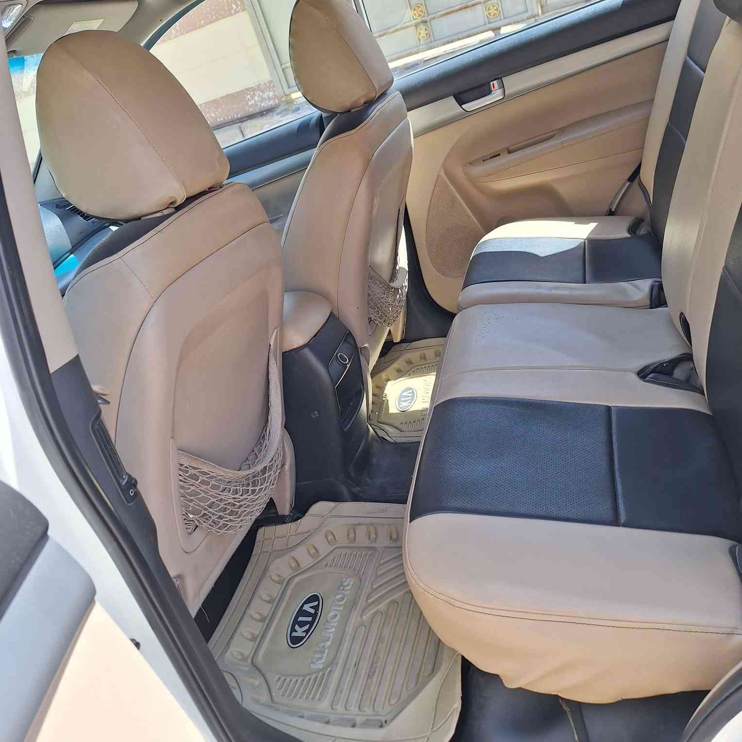 سلام عليكم سورنتو ٢٠١٥ وارد خليجي ٦سلندر سبعه راكب سياره اي نقص مابيه رقم كركوك تحويل مباشرسياره مكفوله ماعده موضح بل صوره سونار موجود مكان سياره ميسان سعر ١٧٥ اي ستفسار اتصال على رقم ***********
