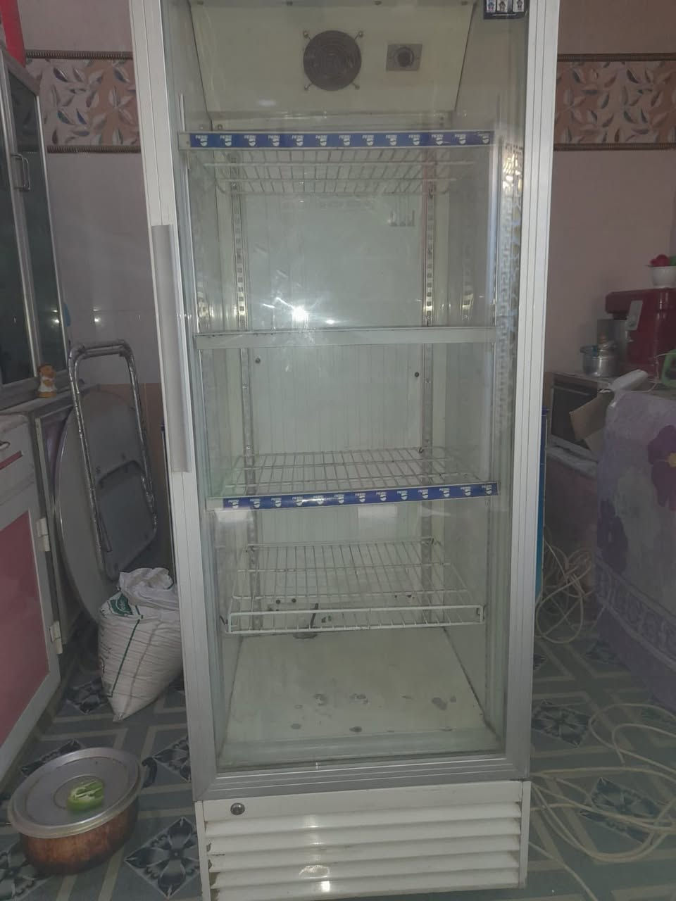 السلام عليكم برادت عارضه عدد3ومجمده وحده للبيع نظيفات جدا وهذه رقم صاحبهن***********
مكلف بلنشر اتصل ع الرقم
