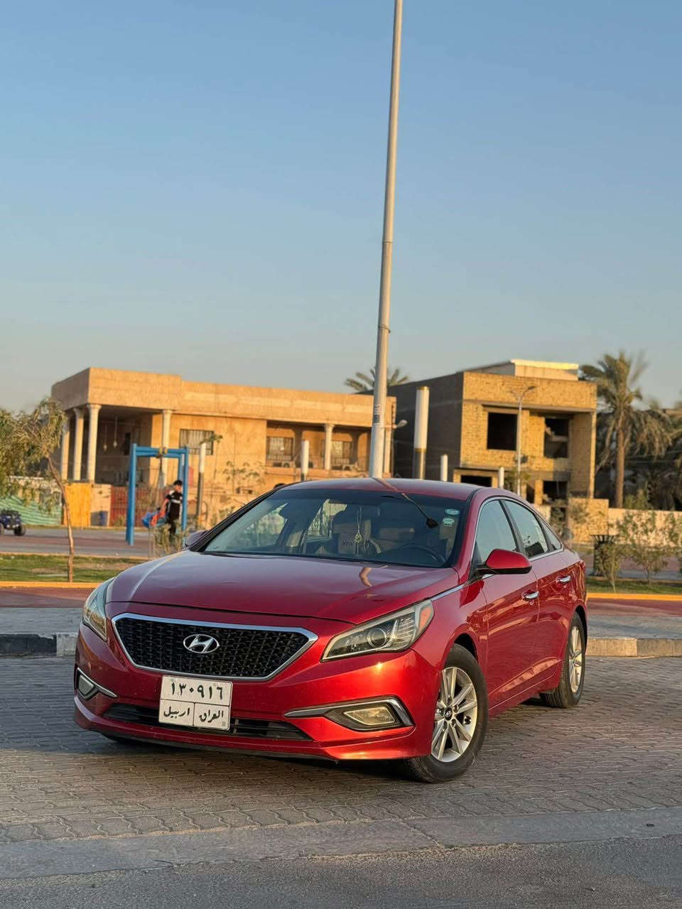 سوناتا ٢٠١٧ رقم اربيل وارد امريكي ضربتها طرف البنيد وهنا بيها مكانين صبغ والداير الخلفي السياره جاهزه ع اخر حبايه كير ومحرك وتبريد وحداده وتخم تاير وغرفتها جديده كلش السعر ١٠٥ للستفسار 
*********** البصرة, العراق
