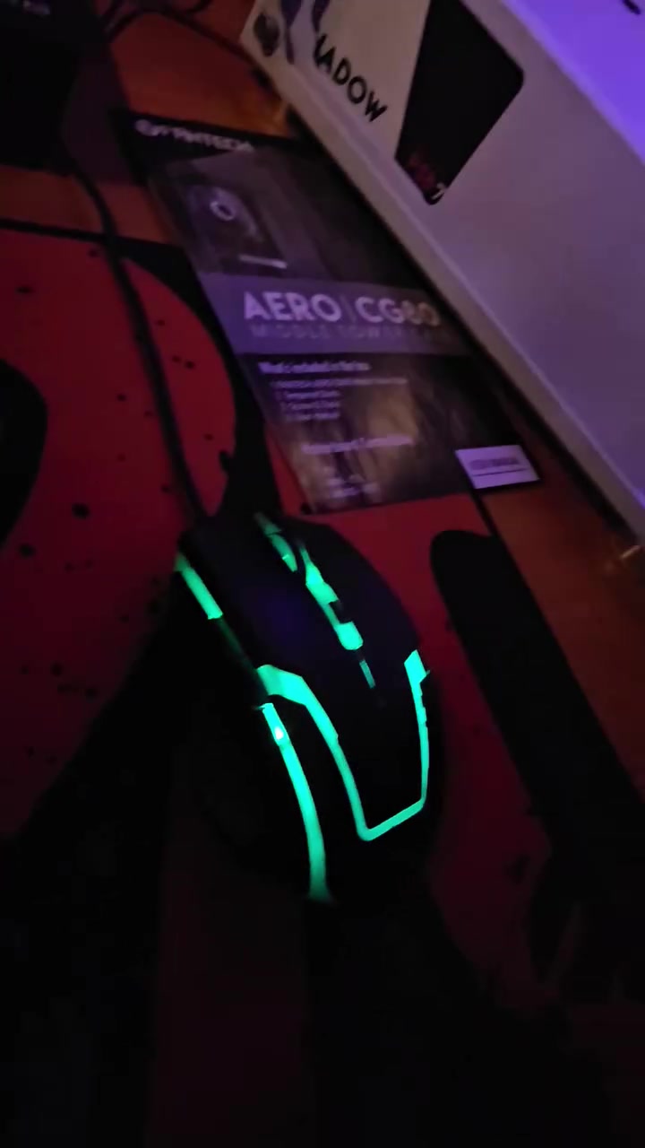تجميعة / كمبيوتر ألعاب / حاسبة / Gaming PC
بسعر⬇️ما تحصله بكل مكان لأن مستعجل..

التجميعة نظيفة جدًا، جاهز للاستخدام مباشرة. مناسب للألعاب الخفيفة والمتوسطة، الدراسة، التصميم، الاستخدام اليومي، والعمل.

🛡 ضمان شامل على جميع القطع 
📦 العلب الأصلية متوفرة

🖥️ المواصفات:
• المعالج (CPU): AMD Ryzen 5 PRO 3350G بتردد 3.60GHz مع كرت شاشة مدمج Radeon Vega 11

• المذربورد (Motherboard): MSI B450M PRO-VDH MAX

• الرام (RAM):XPG RGB White DDR4 16GB (2×8) بتردد 3200MHz

• التخزين (SSD): Samsung 980 NVMe M.2 سعة 500GB سرعة تصل إلى 3500MB/s ⚡

• الكيس (Case): Fantech White مع 4 مراوح RGB

• مزود الطاقة (Power Supply): Fantech Shadow 750M قدرة 750W يعني حتى تطور القطع و يزيد!

⌨️ الملحقات:
1/ كيبورد RGB من Redragon (فول سايز) 
2/ ماوس RGB من A9 مع أزرار جانبية 
3/ ماوس باد كبير من SteelSeries 
4/ سماعة محيطية من GX

💿 النظام: Windows 11 Pro مثبت وجاهز
📦 جميع العلب الأصلية موجودة
🎥 قبل الشراء: إرسال فيديوهات فحص وتجربة لجميع القطع قبل الاستلام.

💰 السعر: 480 ألف د.ع للكيس
💰و 30 ألف د.ع للملحقات كيبورد ماوس و غيرها..

*اخوان الي ما يعرف قيمة القطع لا يكسر سعره 
تعرفون رامات XPG البيضاء غالية و البورسبلاي كبيرة 750W يعني حتى تطور قطع و يبقى زيادة منها 
بالنسبة للملحقات فقط الكيبورد سعره بالسوق 50 الى 70 الف و اني ابيع اربع ملحقات بسعر 30 فقط !
سبب البيع محتاج فلوس مطلوب و مستعجل على البيعة🤍

🚚 متوفر توصيل لجميع المحافظات
📍 الموقع: النجف
📞 راسلني واتساب ***********
