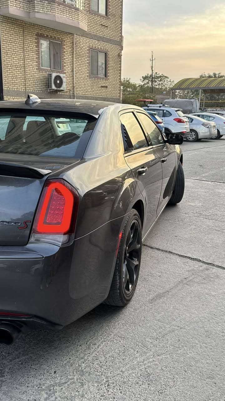 السلام عليكم
أوباما موديل 21 بدووووووون أيرباك 
رقم اربيل تحويل مباشر 
مواصفات S العاديه 
ماشية 80 الف ميل 
بيه اربع قطع جاملغ امامي وخلفي جهة سايق وطخة بسيطه بلبنيد نصبغ نصه والوجه مال قبق الجنطة بي صبغ 
وبارد بالقماره اثر تحميل فقط 
السعر 215 وبيه مجال 
مكانها بغداد حي الجامعة 
***********
