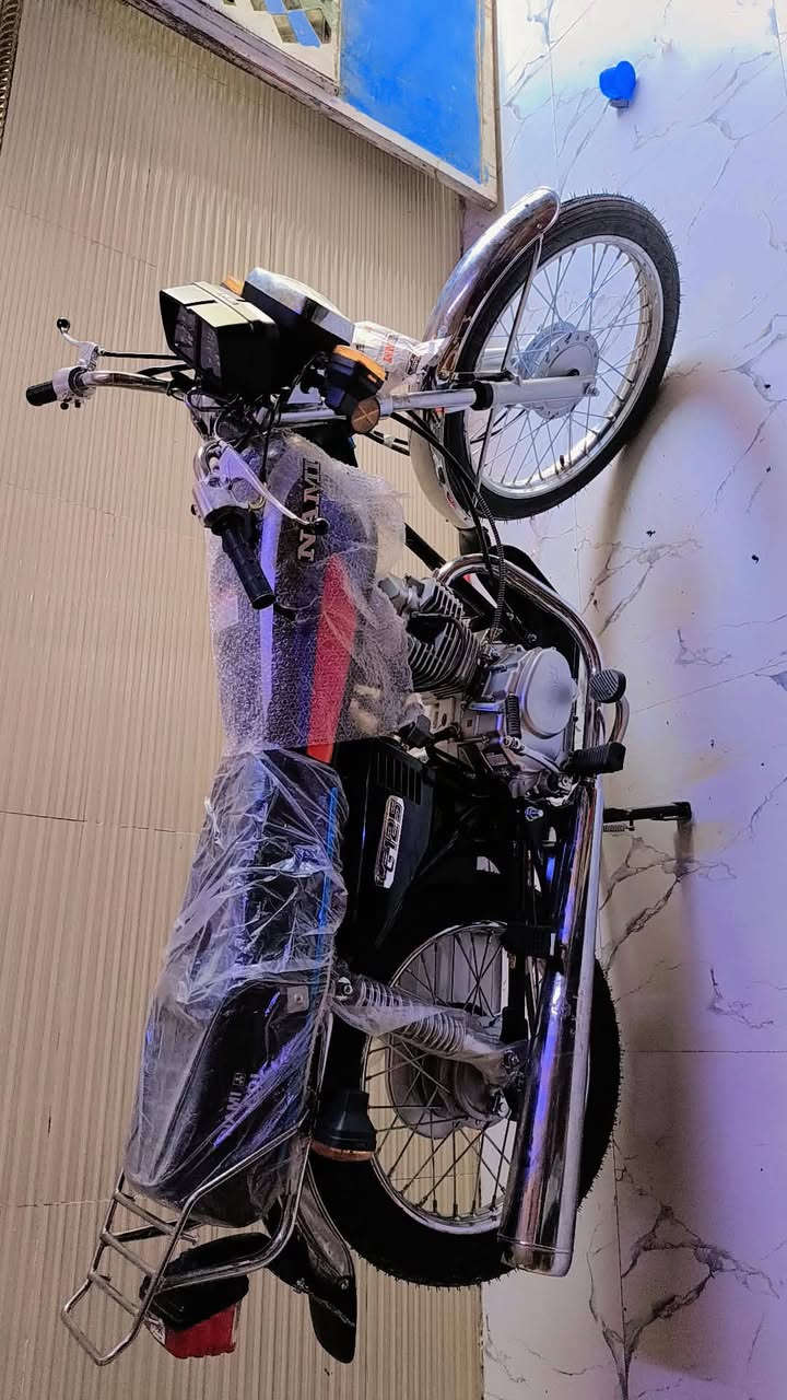 سلام عليكم دراجه 24 مكفوله كفاله عامه رقم وسنويه بسمي بصره رقم مميز 2002  دراجه سعرها مليون و250بيها مجال  محتاج ورايد ابيع مستعجل مكاني مركز الناصريه ***********تصل وبيك خير وتدلل
