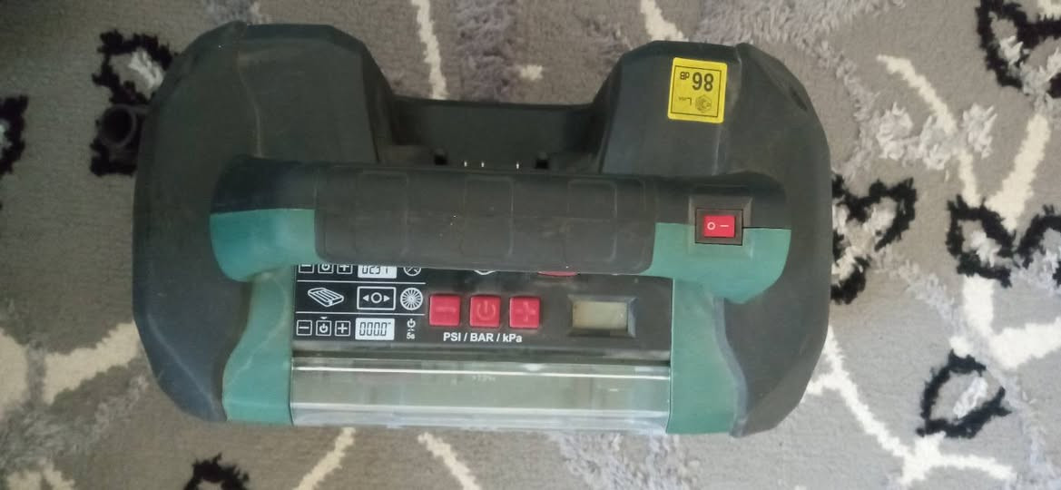 منفاخ هواء / مضخة هواء متعددة الاستخدام
نفخ إطارات السيارات أو الدراجات
نفخ الكرات
نفخ المراتب الهوائية
بدون بطاريه


**إذا كنت صاحب هذا الإعلان وتريد حذفه لأي سبب، رجاءا أرسل رسالة إلى الدعم الفني**