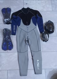 بدلة غوص للبيع مع ملحقاتها قياس ميديم السعر ١٥٠ للاستفسار الاتصال على ...