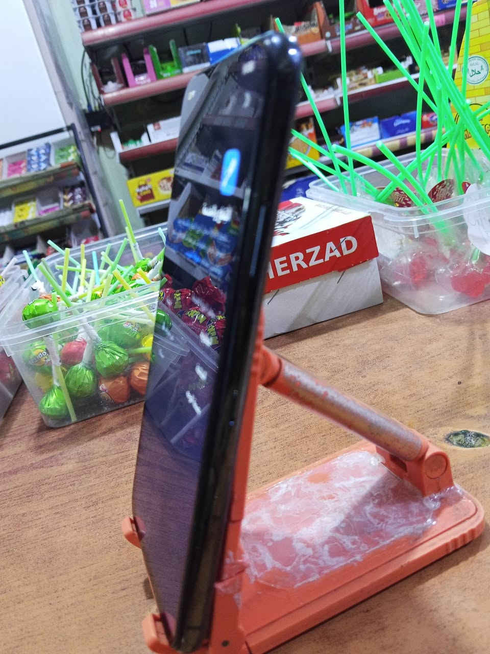 السلام عليكم ايفون #11 برو ماكس
للبيع او مراوس ب ايفون مبدل شاشة فيس ايدي مايشتغل 
ذاكرة 256 خاص او اتصل ***********
