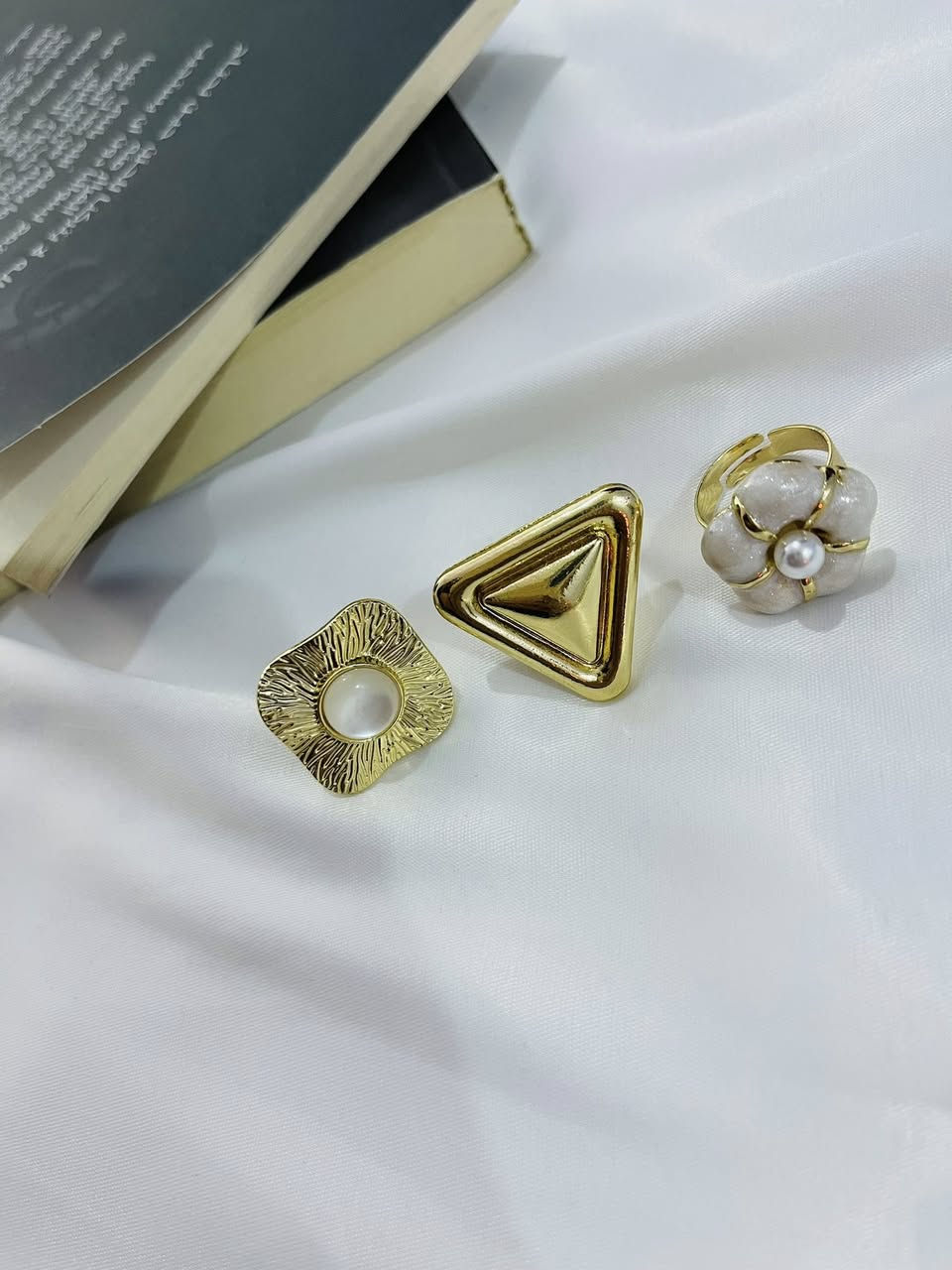 محابس ستانلس ستيل فخمة ومميزة طلاءها ثابت لايتغير والسعر :4 الف فقط 🫶❤️


**إذا كنت صاحب هذا الإعلان وتريد حذفه لأي سبب، رجاءا أرسل رسالة إلى الدعم الفني**