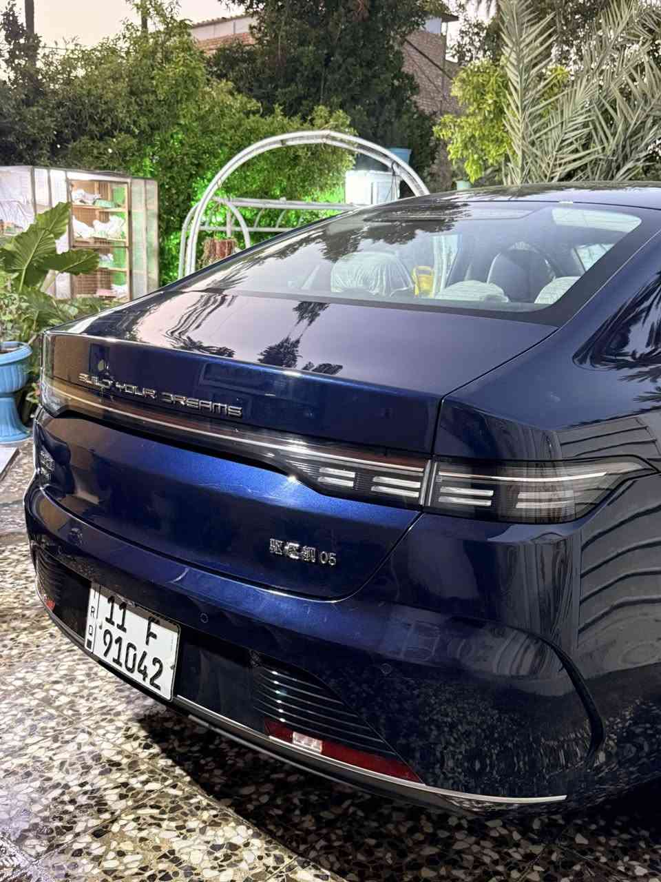 السلام عليكم بي واي دي خصوصي لون نيلي مميز مكفوله كفاله عامه موديل 2025 داستروي فول مواصفات شاشه قلاب كبيره حساسات ويل كب كروم كشن حضن ٣ انضمه قياده ماشيه ٧ الاف  المكان بغداد ***********
