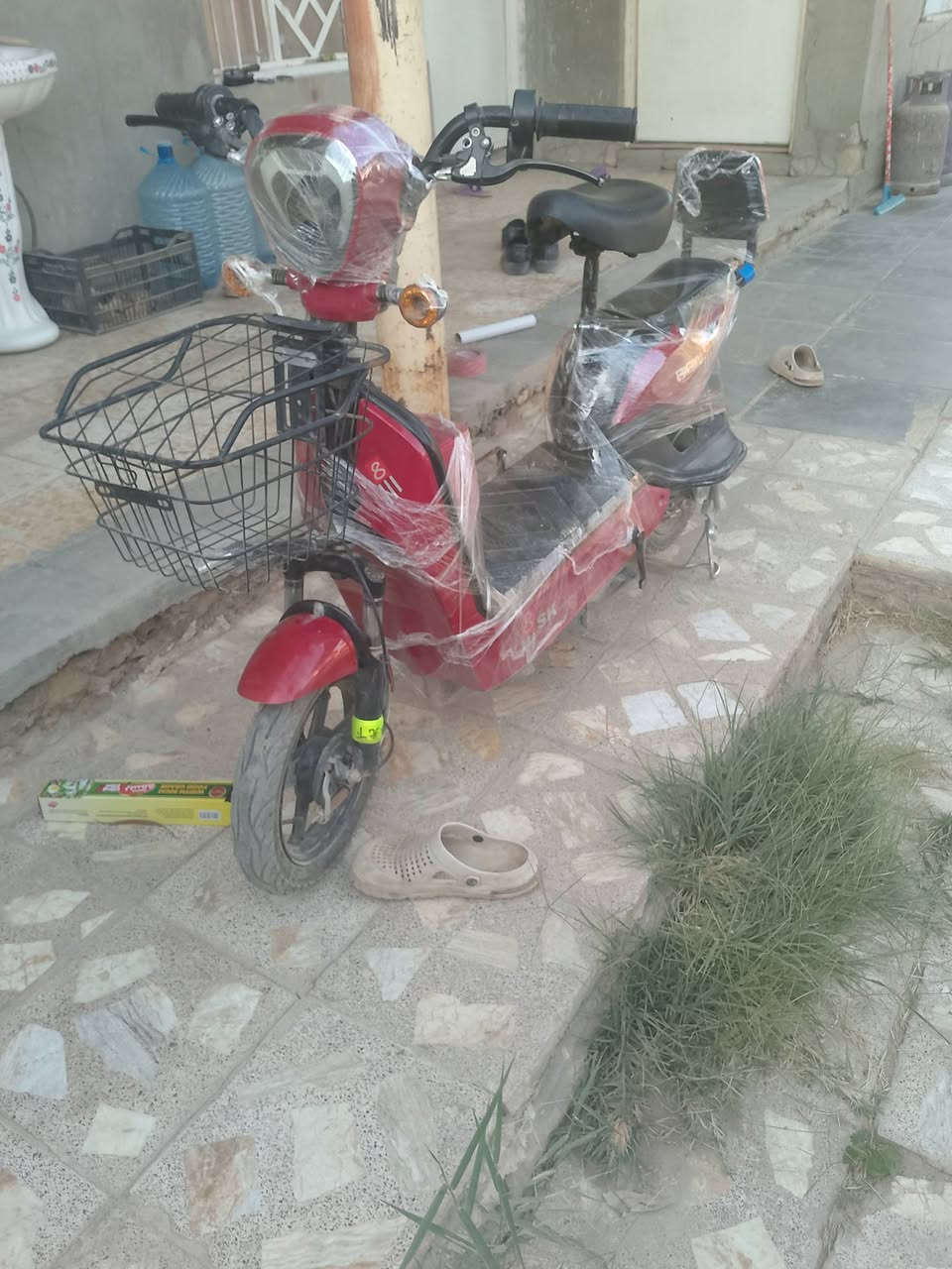 سلام عليكم للبيع دراجة شحن شغالة على اخر حباية  المكان نجف الاشرف ابو صخير  رقم*********** السعر 265 وبيهة مجال الشراي يتصل وبي خير ويدلل متواجد فيس وتساب

