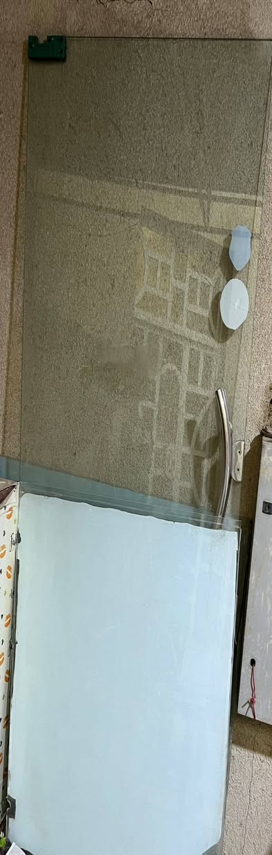 ميز ثلاث امتار الامنيوم واجهة محل
وجام واجهة محل مع باب متكامل للبيع بسعر مناسب
***********
