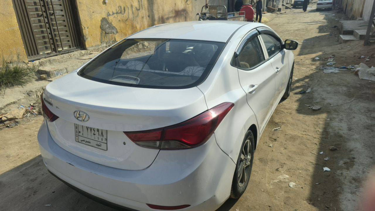 النترى مديل 16 خليجي  مكينه 1800 جاهزه مكينه گير تبريد حداديه مكفوله من الضربه بيها كرتات صبغ فقط السعر 120 بيها مجال قليل مكاني غماس *********** النجف, العراق
