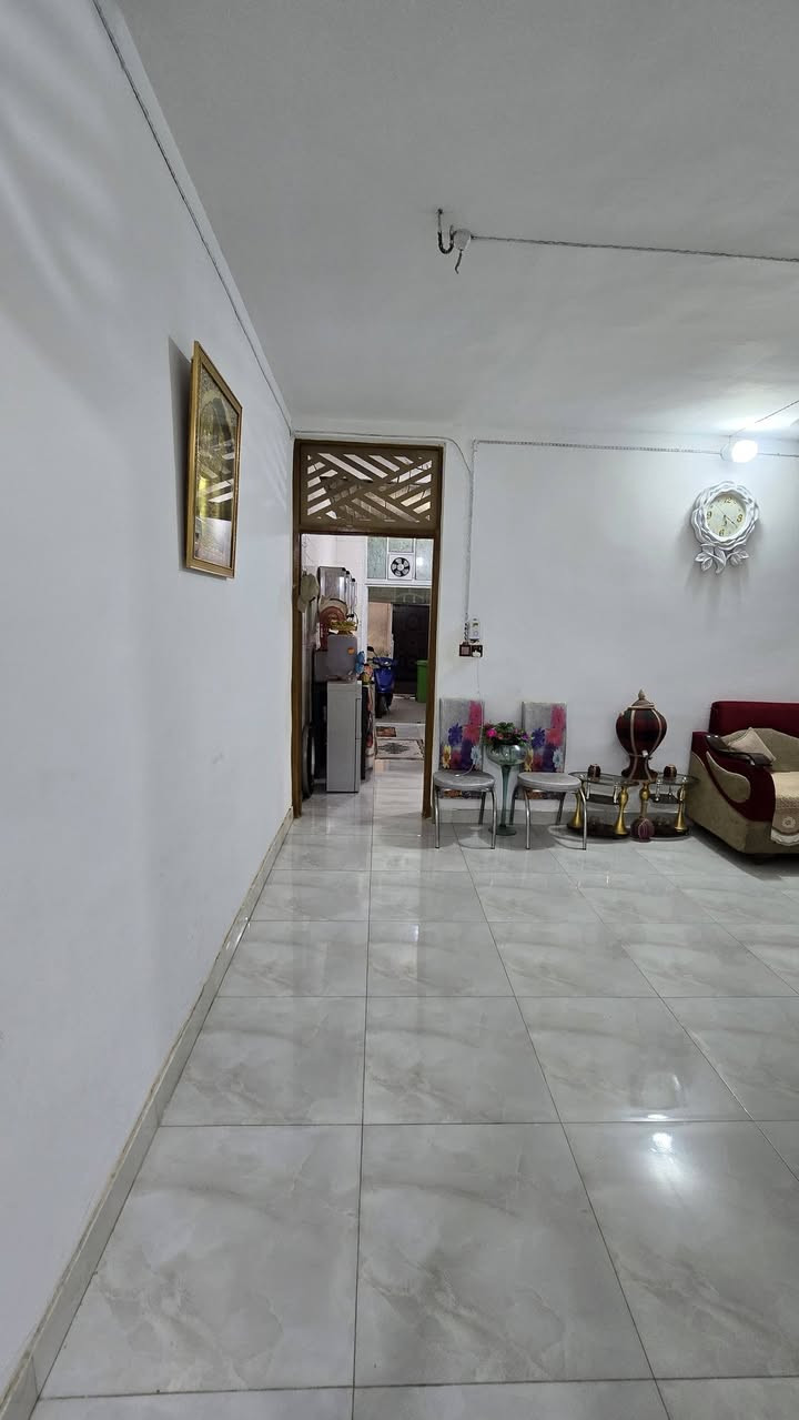 #للبيع #مشتمل #طابق #واحد 🏛

للبيع مشتمل طابو صرف🌴
 مساحه ١٢٥ متر🌴

واجه ٦.٢٥ متر 🏠
نزال ٢٠ متر 🏠
شارع ١٠ متر 🏠
البناء طابوك والسقف صب مسلح 🏛

يتكون الشتمل من طابق واحد 🏨
استقبال ٥ × ٤ 🏠
صاله ٤ × ٤ 🏠
مطبخ ٣ × ٤ 🏠
غرفة نوم ٦ × ٥ 🏠
صحيات داخليه وصحيات خارجيه  🌏

تتوفر فيها جميع الخدمات السكن 🌴

باقي التفاصيل موضحه في مقطع فيديو والصور 📷
 
الموقع  المحاويل حي الرسول او حي ابو اريج سابقاً🌏🌏🌏🌏

🌿🌿🌿🌿🌿🌿🌿🌿🌿🌿🌿🌿🌿
#للإستفسار اكثر او معرفة السعر يرجى مراسلتنا او  الاتصال على الارقام التاليه او زياره #مكتب #عقارات #اراضي #المحاويل الكائن في قضاء المحاويل حي ١٧ قرب #مقهى الصياد القديم 
*********** / *********** حسين أبو شمس
