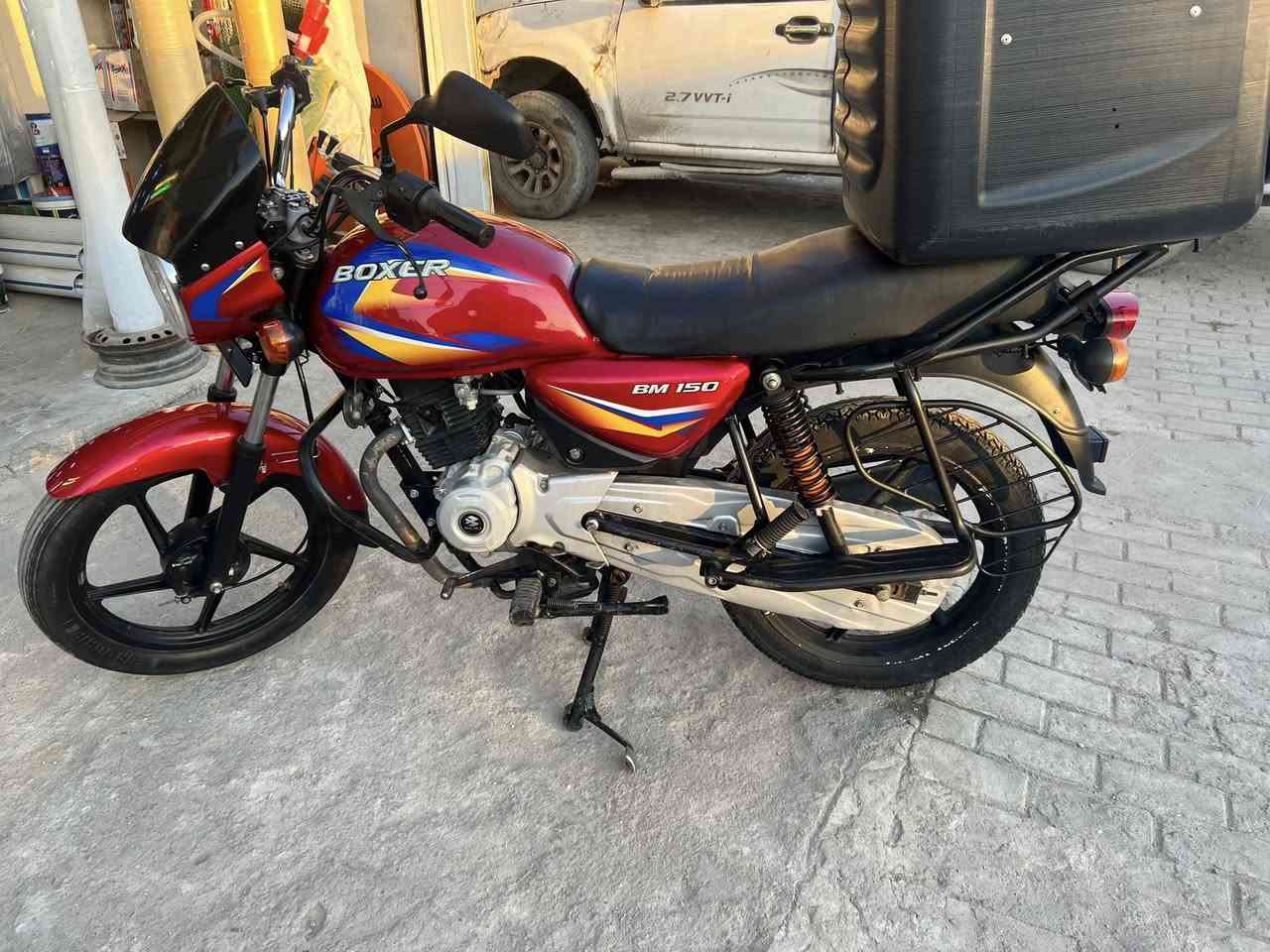 السلام عليكم بوكسر 23 اوراق اصولي اصلي مو سحب دراجه مكفوله كفاله عامه ما عده هاي لخسفه لي بتانكي سعرها 1500 وبيها مجال حك جيه *********** لخط ما بي واتساب بس عل رصيد مكانها بغداد مدينه الصدر
