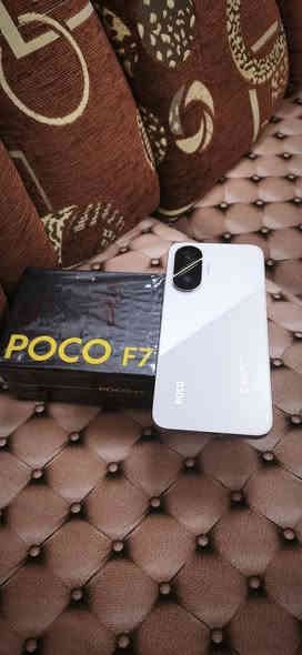 للبيع بوكو اف 7 برو. 512  جهاز نضيف اغراض مامستخدمي سعر جديد 535 الف سعري 445الف بيع مستعجل وسعر جدآ مناسب انتصال عل هاذه رقم *********** عنواني موصل
