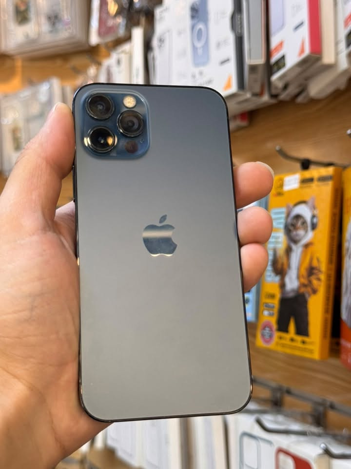 📱 عرض خاص | iPhone 12 Pro
الموديل: iPhone 12 Pro
 المساحة: 128 جيجابايت
 الحالة: مستبدل شاشة فقط (الجهاز بحالة ممتازة)
 السعر: 350,000 دينار
📍 العنوان:
حي الزهور - سنتر دانيال (قرب سيدتي الجميلة)
📞 للتواصل والاستفسار:
***********
