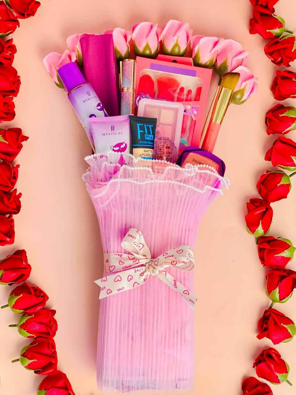 احتارينا شنو دملكم فجمعنا الورد والمكياج ببوكي واحد! 🎁🔥"
البوكي اللي راح "يقلب الموازين"! 💃
جمال، أناقة، وترتيب ياخذ العقل. يحتوي على:
• مجموعة فرش احترافية 🖌️
• باليت ألوان تجنن 🎨
• أساس وعطور تدوخ 🧴
• ورد وردي يعبر عن الرقة 🌸

لأن عيونچ تستاهل كل الدلال.. جبنالچ بوكي مو بس ورد، بوكي كله حب وجمال 💄🌹"
بعيد الحب، الورد يذبل بس المكياج يبقى يذكرها بيك بكل طلعة. دللها ببوكي يجمع أرقى القطع والماركات اللي تحبها، مغلف بكل حب.
قطعة فنية تعبر عن اهتمامك بأدق تفاصيلها.. لا تكتفي بالورد، أهديها اللي يخليها تبتسم كل ما تباوع بالمراية ✨❤️.
عيد سعيد  وممتلئ بالجمال ✨💄🌹
#صحه وجمال#عنايه بالبشره
🚘يوجد خدمة توصيل لجميع محافظات العراق 🚘 بغداد, العراق


**إذا كنت صاحب هذا الإعلان وتريد حذفه لأي سبب، رجاءا أرسل رسالة إلى الدعم الفني**