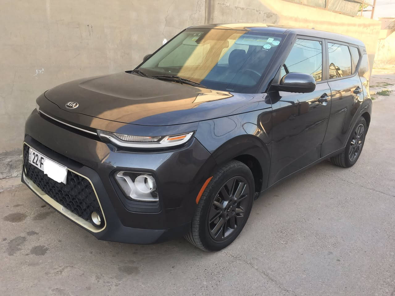 صول موديل 2020 EX فول مواصفات أعلى فئة بلصول رقم اربيل .
رصاصي غامق
ماشيه 59 الف KLMفقط مكينة [ 2000 دوش ] 
مواصفاتها :- 
١- تشغيل بصمة .  
٢-تدفئة كشنات وكشن السائق كهربائي 
٣-ردارات خلفي امامي جانبي
٤-نظام توقف ذاتي ونظام اطفاء ذاتي للمحرك لتقليل صرف الوقود ونظام تنبيه التصادم.
٤-فول تحكم استيرن وثلاث انظمة قيادة ومانع انزلاق 
٥- شحن وايرليس + نظام خفض فان التبريد عند ورود مكالمة + نظام خفض الصوت عند المكالمات 
7- نظام تحديد مسار
8-مسحات ذكيه
9-كشنات قماش
10- تبريد مناخين ثلج
11- لايت اوتو اطفاء ذاتي وتشغيل عند الظلام
السيارة موجودة في محافظة بغداد.
رقم الهاتف ***********
